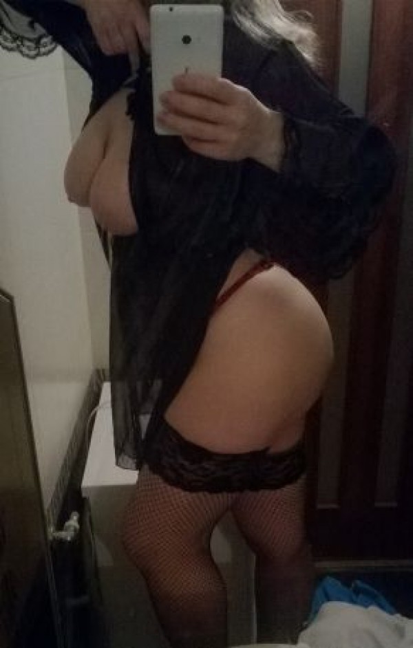 escorts East Lothian: YOU WILL LIKE I AM SCORT, CURVY WITH A CUTE ASS ALWAYS FOR YOU