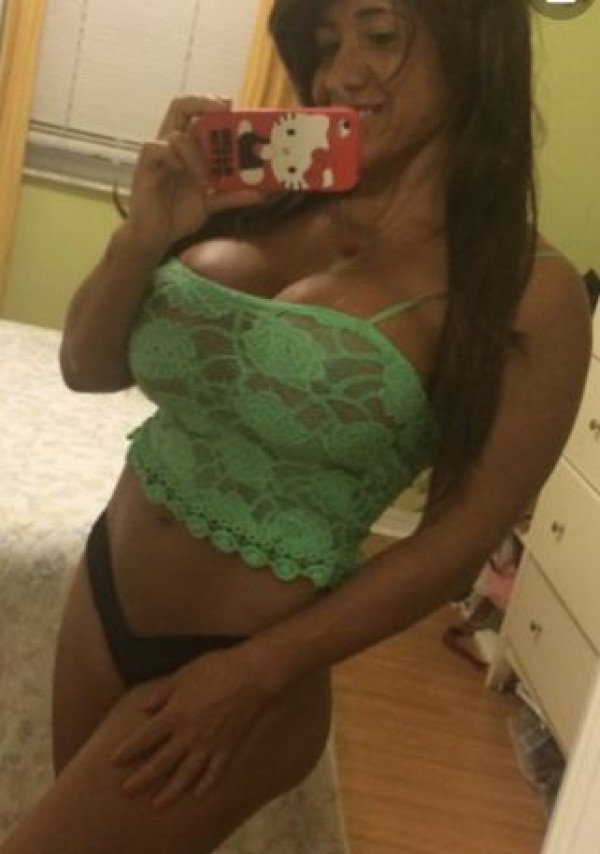 escorts Cambridgeshire: AN ORGY? I AM YOUR MATURE, PRECIOUS WITH BEAUTIFUL BREAST ALL REAL