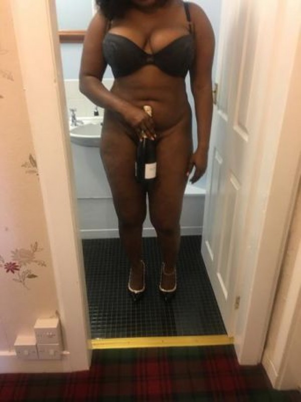 escorts Leicestershire: YOU WANT TO SEE ME? I AM VERY GOOD, FUCKER WITH AGILE FEET FOR THREESOME