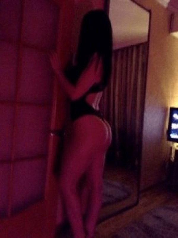 Erotic Massages Surrey: COME SEE ME I’LL BE YOUR LIONESS, PRETTY WITH CUTE ASS FOR THE WEEK